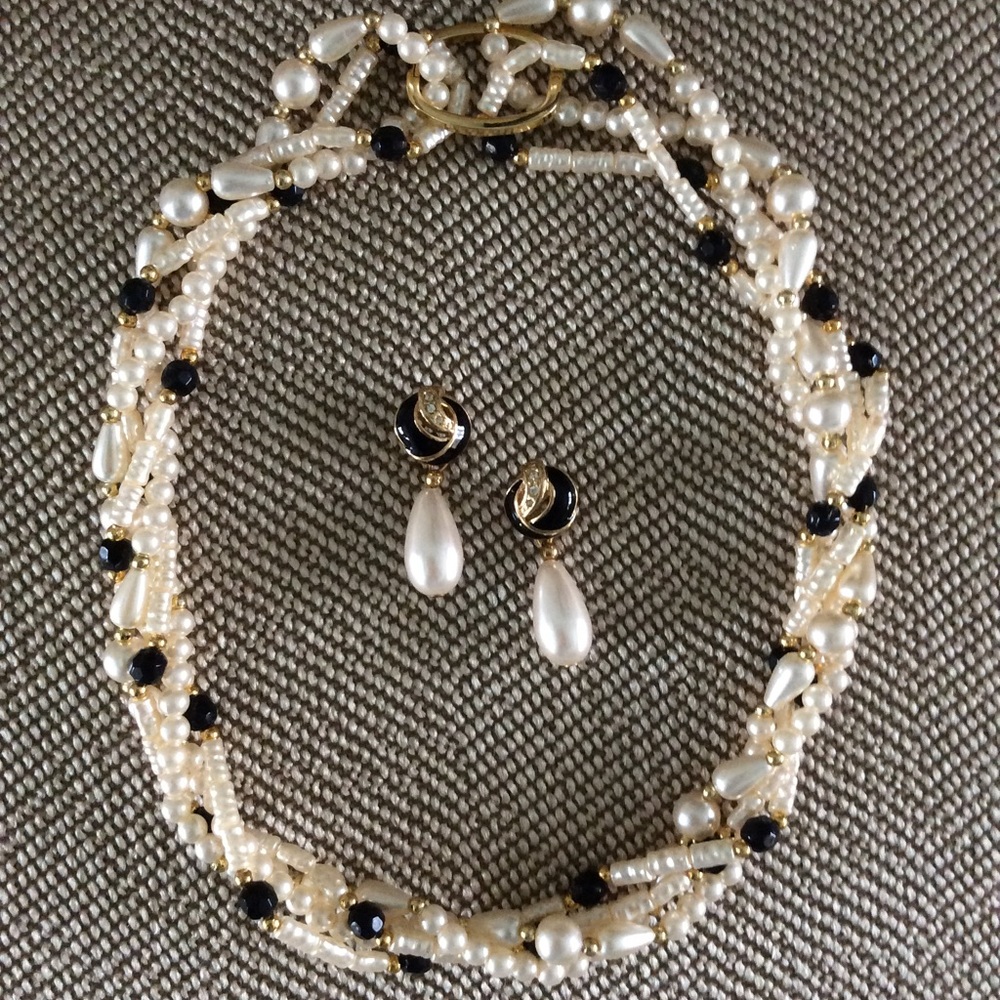 2-pc Black/Pearl/Gold Jewelry Set